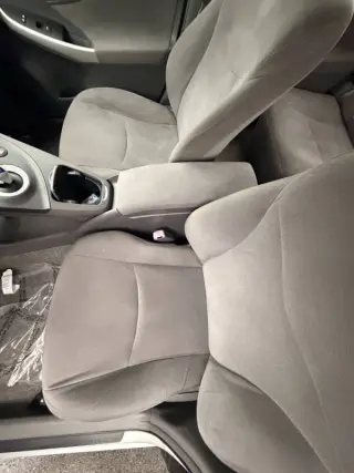 2010 Toyota Prius III