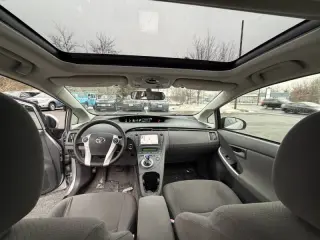 2010 Toyota Prius III
