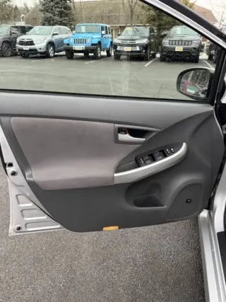 2010 Toyota Prius III