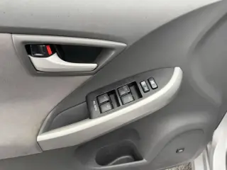 2010 Toyota Prius III