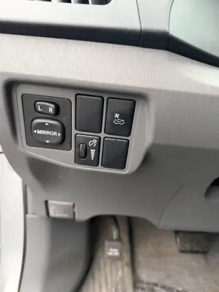 2010 Toyota Prius III