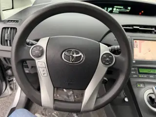 2010 Toyota Prius III