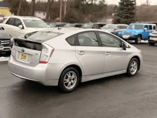 2010 Toyota Prius III