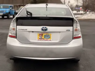 2010 Toyota Prius III