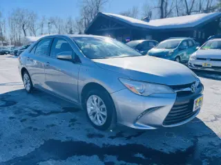 2017 Toyota Camry Hybrid LE