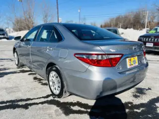 2017 Toyota Camry Hybrid LE