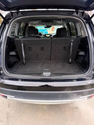 2019 Honda Pilot Touring w/Rear Captain's Chairs