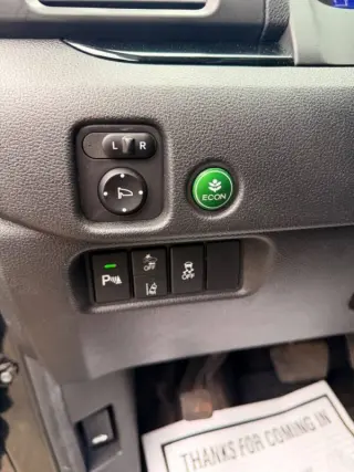 2019 Honda Pilot Touring w/Rear Captain's Chairs