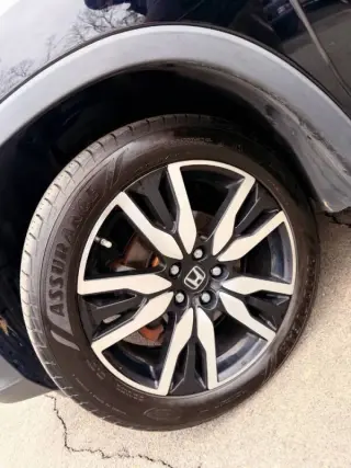 2019 Honda Pilot Touring w/Rear Captain's Chairs