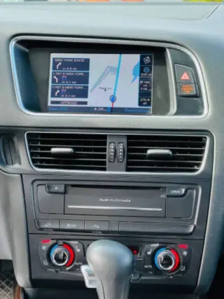 2012 Audi Q5 3.2 quattro Premium Plus