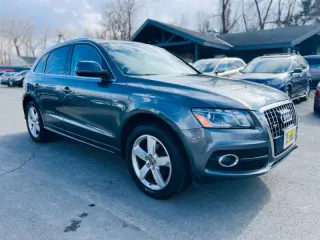 2012 Audi Q5 3.2 quattro Premium Plus