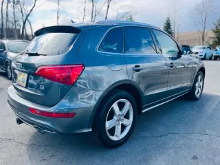 2012 Audi Q5 3.2 quattro Premium Plus