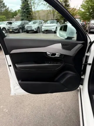 2017 Volvo XC90 T6 R-Design