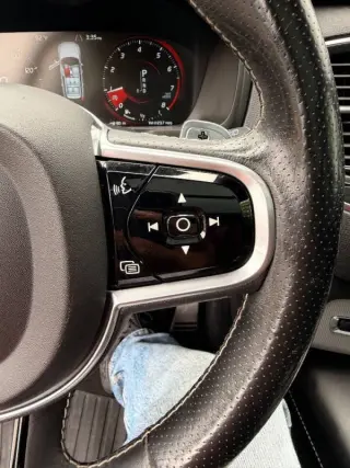 2017 Volvo XC90 T6 R-Design