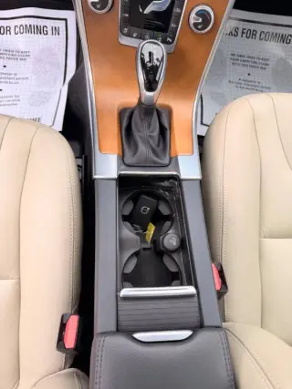 2016 Volvo XC60 T5 Drive-E Platinum