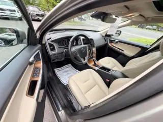 2016 Volvo XC60 T5 Drive-E Platinum
