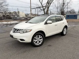2011 Nissan Murano
SL
