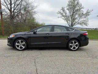 2015 Ford Fusion
SE