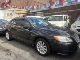 2013 Chrysler 200 Touring