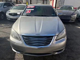 2013 Chrysler 200