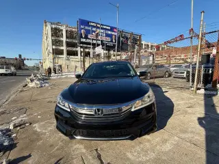 2016 Honda Accord
LX