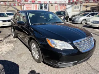 2013 Chrysler 200
Touring