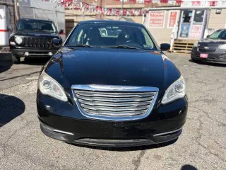 2013 Chrysler 200
Touring