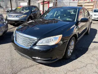 2013 Chrysler 200
Touring