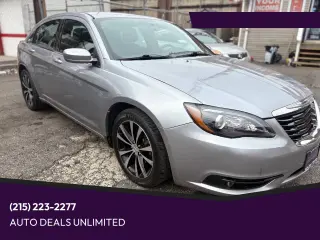 2013 Chrysler 200
Touring