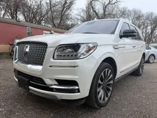 2018 Lincoln Navigator
Select