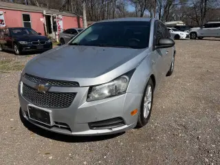 2013 Chevrolet Cruze
LS Auto