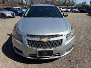 2013 Chevrolet Cruze
LS Auto