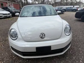 2013 Volkswagen Beetle Convertible
2.5L 50s Edition