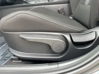 Hyundai ELANTRA 2025 SEL Sport Sedán 4 puertas