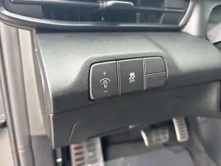 Hyundai ELANTRA 2025 SEL Sport Sedán 4 puertas