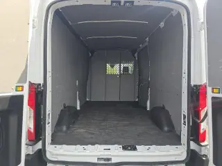 Ford Transit 2023 AWD 150 3dr SWB Medium Roof Cargo Van