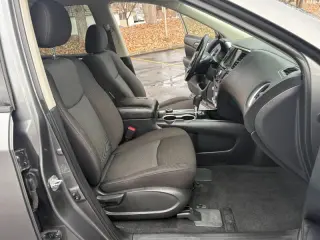 2020 Nissan Pathfinder SV