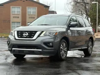 2020 Nissan Pathfinder SV