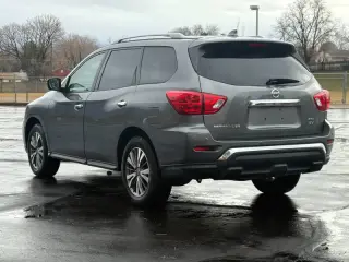 2020 Nissan Pathfinder SV