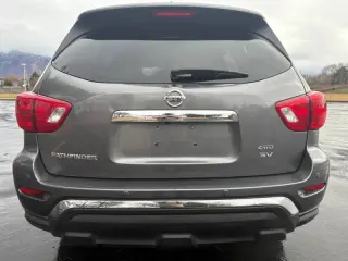 2020 Nissan Pathfinder SV