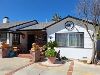 Acogedora Guest House-Reseda