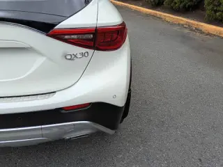 2017 Infiniti QX30 Premium