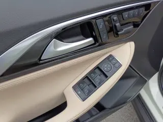 2017 Infiniti QX30 Premium