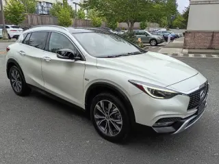 2017 Infiniti QX30 Premium