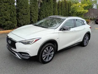 2017 Infiniti QX30 Premium
