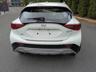 2017 Infiniti QX30 Premium