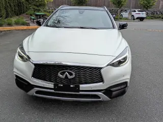 2017 Infiniti QX30 Premium