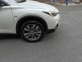 2017 Infiniti QX30 Premium