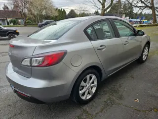 2010 Mazda MAZDA3 i Touring