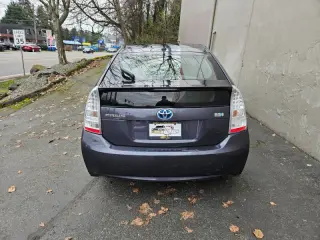 2010 Toyota Prius III